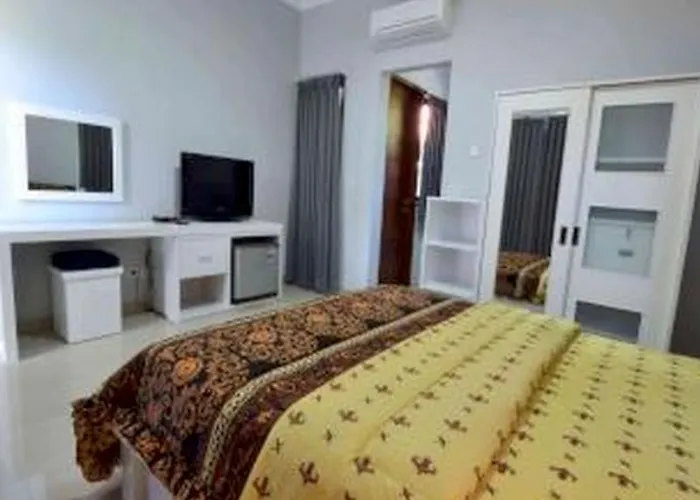Prada Hotel 2*
